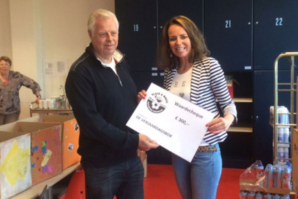 Cheque Black and White voor de Oldenzaalse Verjaardagsbox